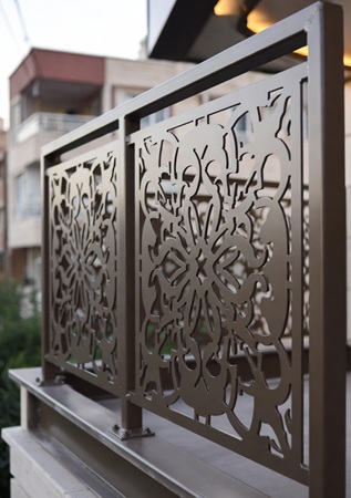 حفاظ نرده بالکن مناسب ساختمان مسکونی در تهران